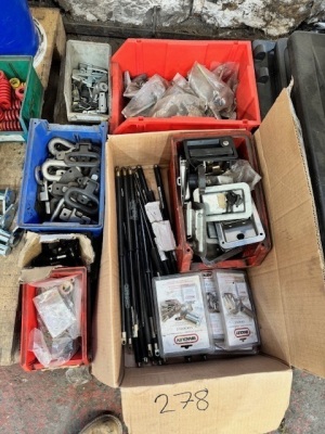 Quantity of Side Locker Latches & Gas Struts