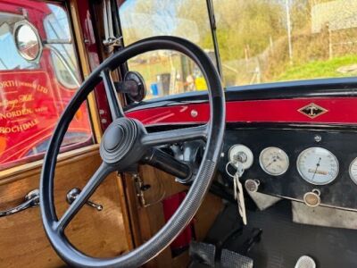 1932 Diamond T Model 210 LHD 4x2 Rigid - 17