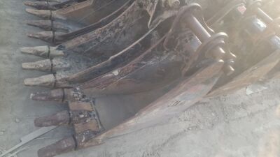 JCB 1.5ft Toothed Bucket - 65mm Pins