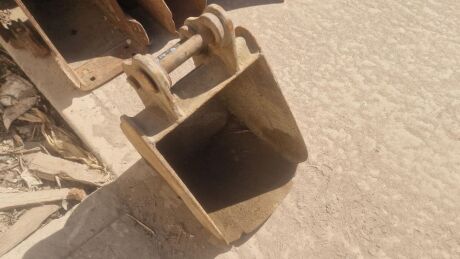 1ft Bucket - 30mm Pins