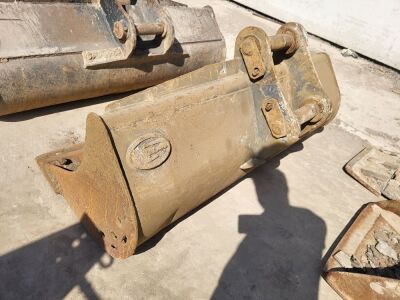 Strickland 5ft Ditching Bucket - 60mm Pins - 4