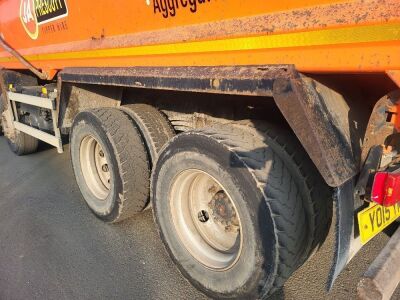 2015 Volvo FM 410 8x4 Steel Body Tipper - 12