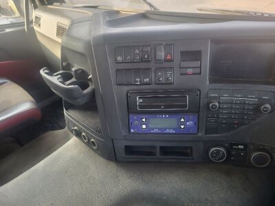 2016 Volvo FMX 8x4 Steel Body Tipper - 6