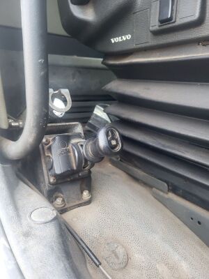 2016 Volvo FMX 8x4 Steel Body Tipper - 9