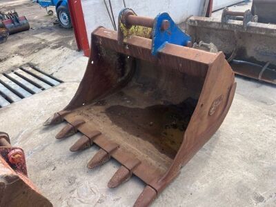 CAT 5ft Digging Bucket - 80mm Pins