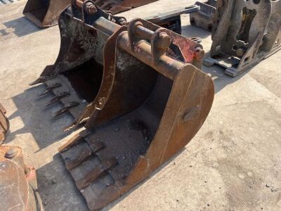 Strickland 2ft Digging Bucket - 45mm Pins