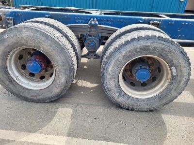 2012 Renault 8x4 Twin Steer Chassis Cab - 7