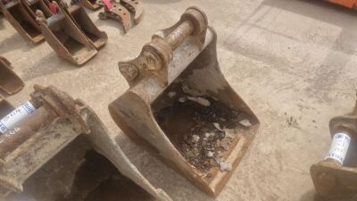 2ft Bucket - 60mm Pins - 2