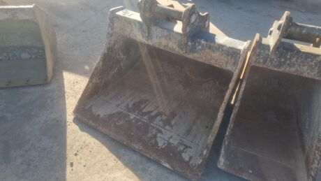 Rhinox 4ft Digging Bucket - 65mm Pins