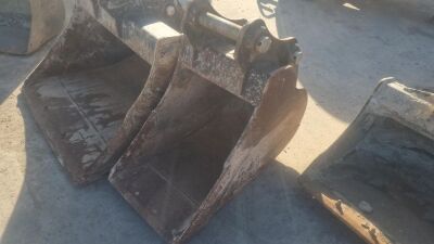 Rhinox 2ft Digging Bucket - 65mm Pins - 5