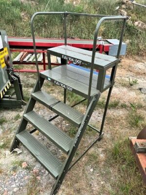 5 Tread Stairs/Platform