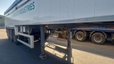 2016 Wilcox Triaxle Alloy Body Insulated Triaxle Walking Floor Trailer - 11