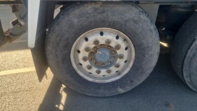 2016 Wilcox Triaxle Alloy Body Insulated Triaxle Walking Floor Trailer - 12