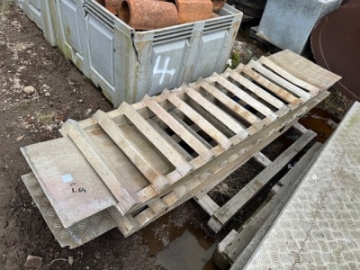 2x Loading Ramps