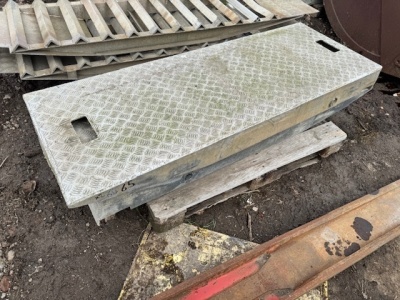 2x Loading Ramps
