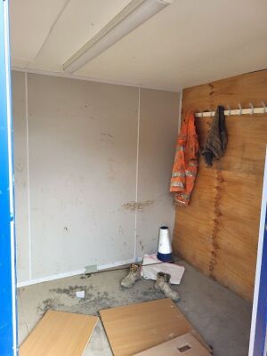 20ft x 8ft Anti Vandal 50/50 Office/Stores Site Cabin - 6