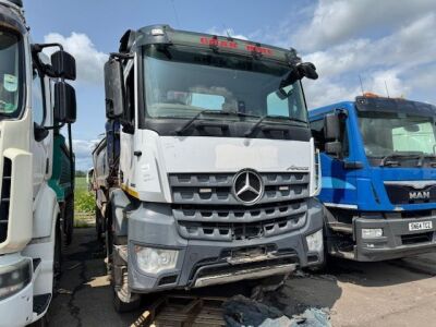2015 Mercedes Arocs 3240 8x4 Grab Tipper Rigid
