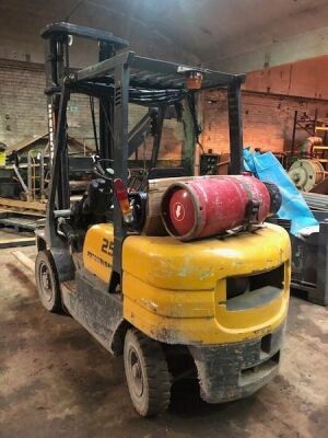 Mitsubishi FG25 Gas Fork Lift Truck - 2