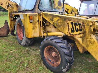 Jcb 3C 11 Starts and Drives - 7