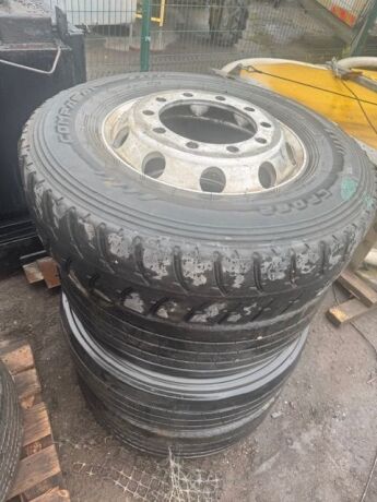 4x Alloy Wheels & Tyres