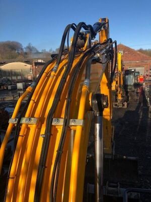 2019 JCB JS130LC+4F Excavator - 23