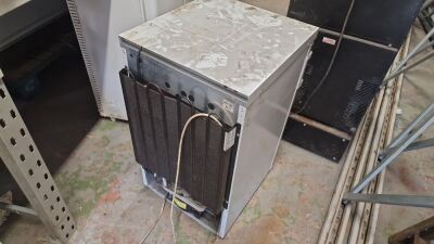240v LEC PE502 Refrigerator Unit