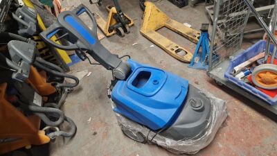 IPC CT30 Battery Single Brush Floor Scrubber