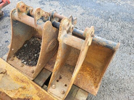 3 x Mini Digger Buckets 30 mm Pins