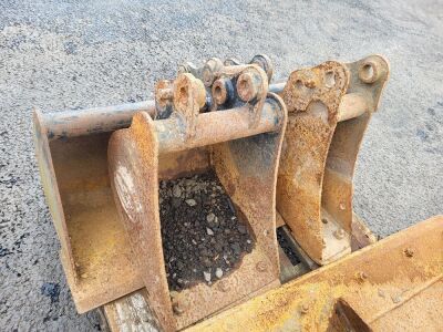 3 x Mini Digger Buckets 30 mm Pins - 2