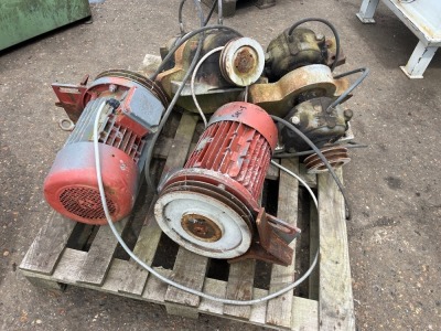 2x Motor Drives and Vibrating Shaker Units