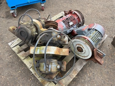 2x Motor Drives and Vibrating Shaker Units - 4