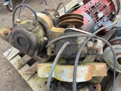 2x Motor Drives and Vibrating Shaker Units - 5