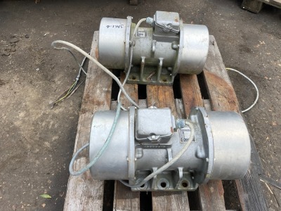 2x 1.2Kw Friedreich Vibrating Electric Motors   - 2