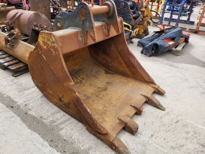 4ft Rhinox-XP Toothed Digging Bucket - 80mm Pins - 2