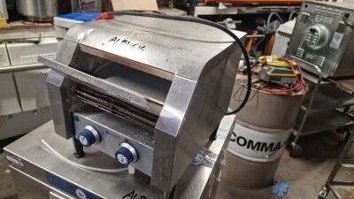 240v Hendi Conveyor Toaster