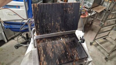 240v Horeca GPG 1001/UK Contact Grill - 3
