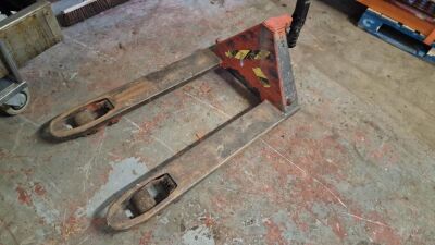 BT Products Pallet Truck