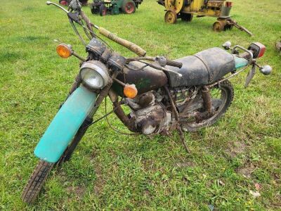 Kawasaki KL250 Motorcycle - 2