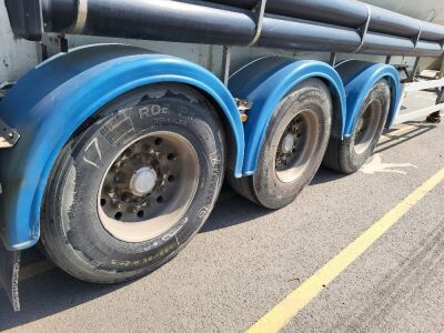 2011 Feldbinder 43³ Triaxle 3 Pot Powder Tank Trailer - 5
