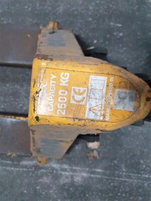 Barlow 2500Kg Pallet Truck - 4