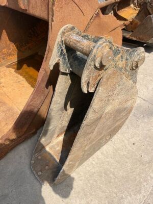1ft KE3N Digging Bucket - 60mm Pins - 3