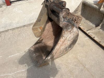 1.5ft Digging Bucket - 60mm Pins - 2