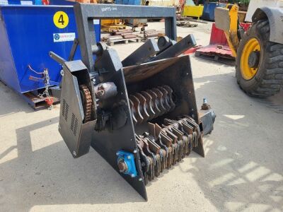 Hydraulic Powered Soil Screener