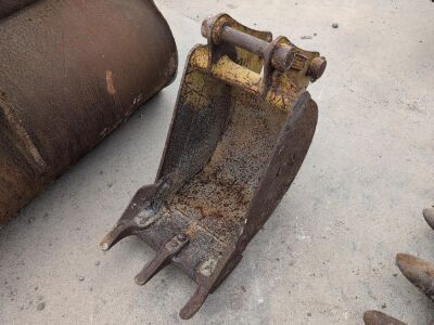 16" Strickland Toothed Bucket - 45mm Pins