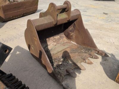 4ft Strickland Toothed Bucket - 80mm Pins