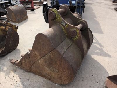 4ft Strickland Toothed Bucket - 80mm Pins - 4