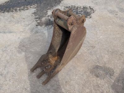 1ft Digbits Toothed Bucket - 40mm Pins - 2