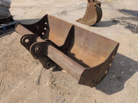 6ft Bucket - 65mm Pin Holes