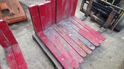 Pair of Bolzoni 1000mm Long Fork Tines