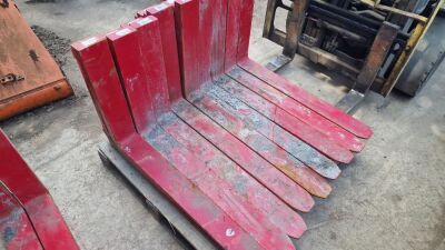 Pair of Bolzoni 1000mm Long Fork Tines